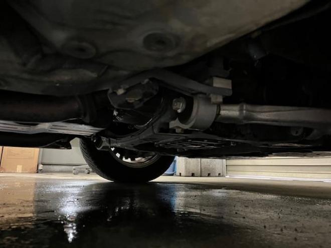 マークXプレミアム　Ｆｏｕｒ　本州仕入　寒冷地仕様　禁煙車　純正ハーフレザーシート　純正１６インチＡＷ　社外１６ＡＷ＋スタッドレスタイヤ付　純正ナビ　地デジ　Ｂｌｕｅｔｏｏｔｈオーディオ　バック＆サイドカメラ　パークアシスト 4WD 2500 4Dr