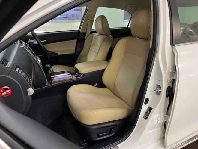 マークXプレミアム　Ｆｏｕｒ　本州仕入　寒冷地仕様　禁煙車　純正ハーフレザーシート　純正１６インチＡＷ　社外１６ＡＷ＋スタッドレスタイヤ付　純正ナビ　地デジ　Ｂｌｕｅｔｏｏｔｈオーディオ　バック＆サイドカメラ　パークアシスト 4WD 2500 4Dr