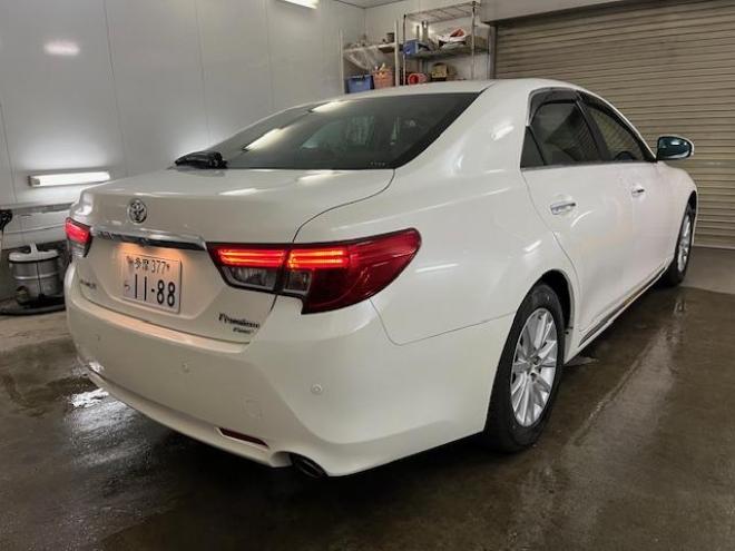 マークXプレミアム　Ｆｏｕｒ　本州仕入　寒冷地仕様　禁煙車　純正ハーフレザーシート　純正１６インチＡＷ　社外１６ＡＷ＋スタッドレスタイヤ付　純正ナビ　地デジ　Ｂｌｕｅｔｏｏｔｈオーディオ　バック＆サイドカメラ　パークアシスト 4WD 2500 4Dr