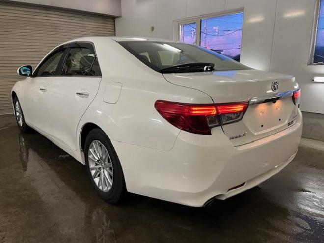 マークX２５０Ｇ　Ｆｏｕｒ　本州仕入　寒冷地仕様　禁煙車　純正１６インチＡＷ　社外１６ＡＷ＋スタッドレスタイヤ付　純正ナビ　地デジ　Ｂｌｕｅｔｏｏｔｈオーディオ　バックカメラ　ピットワーク製新品バッテリー　ＨＩＤヘッドライト 4WD 2500 4Dr