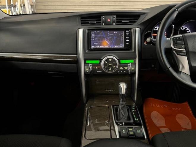 マークX２５０Ｇ　Ｆｏｕｒ　本州仕入　寒冷地仕様　禁煙車　純正１６インチＡＷ　社外１６ＡＷ＋スタッドレスタイヤ付　純正ナビ　地デジ　Ｂｌｕｅｔｏｏｔｈオーディオ　バックカメラ　ピットワーク製新品バッテリー　ＨＩＤヘッドライト 4WD 2500 4Dr