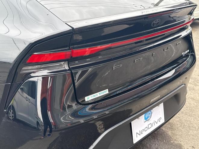 プリウス2.0G E-Four 4WD　ローンが不安な方＜優遇ローン＞　本州仕入　寒冷地仕様　軽減ブレーキ　レーンキープ 4WD 2000 5Dr