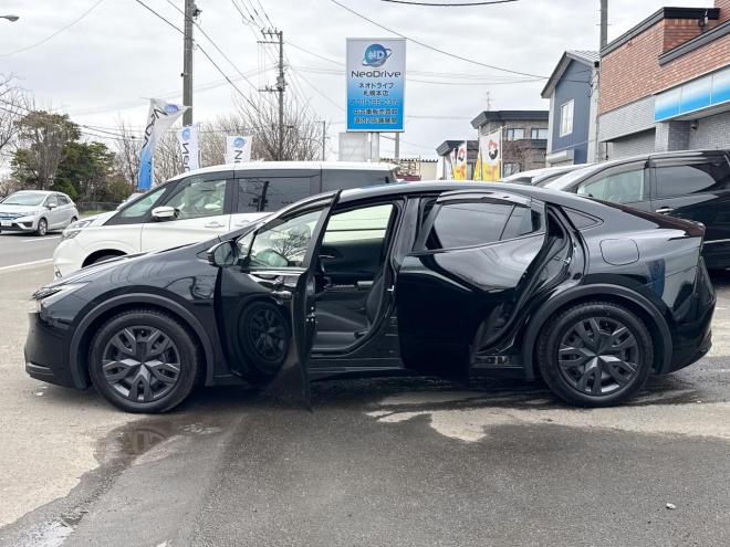 プリウス2.0G E-Four 4WD　ローンが不安な方＜優遇ローン＞　本州仕入　寒冷地仕様　軽減ブレーキ　レーンキープ 4WD 2000 5Dr