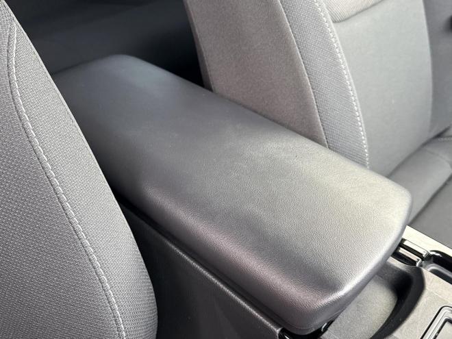 プリウス2.0G E-Four 4WD　ローンが不安な方＜優遇ローン＞　本州仕入　寒冷地仕様　軽減ブレーキ　レーンキープ 4WD 2000 5Dr