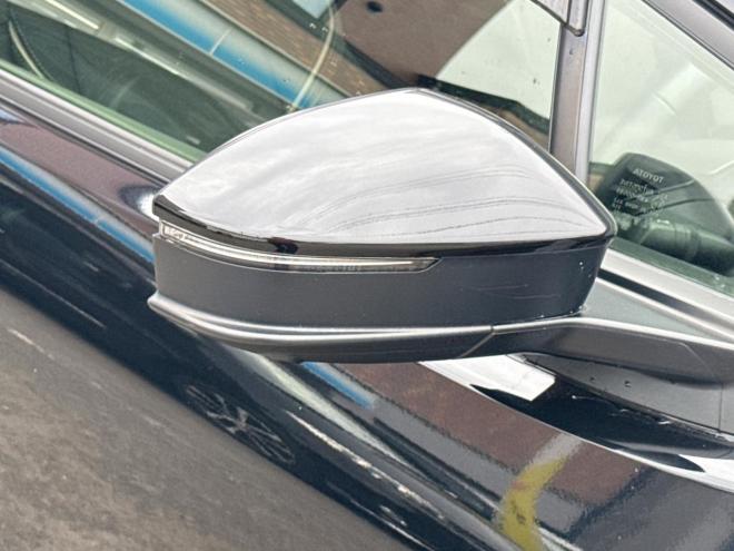 プリウス2.0G E-Four 4WD　ローンが不安な方＜優遇ローン＞　本州仕入　寒冷地仕様　軽減ブレーキ　レーンキープ 4WD 2000 5Dr