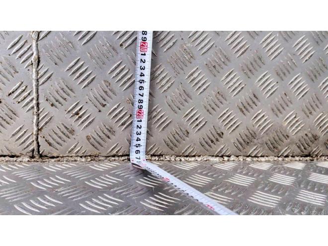 レンジャー中古　増t　家畜運搬車　6.7m　中型トラック