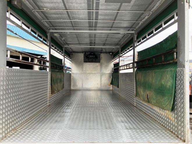 レンジャー中古　増t　家畜運搬車　6.7m　中型トラック