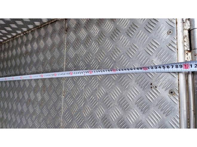 レンジャー中古　増t　家畜運搬車　6.7m　中型トラック