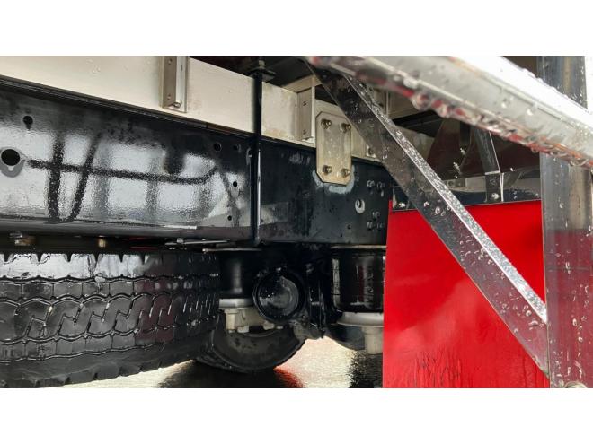 レンジャー中古　増t　家畜運搬車　6.7m　中型トラック