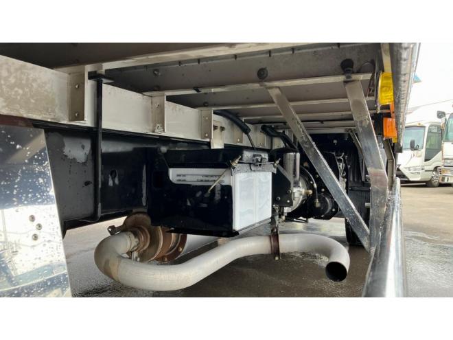 レンジャー中古　増t　家畜運搬車　6.7m　中型トラック