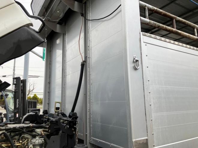 レンジャー中古　増t　家畜運搬車　6.7m　中型トラック