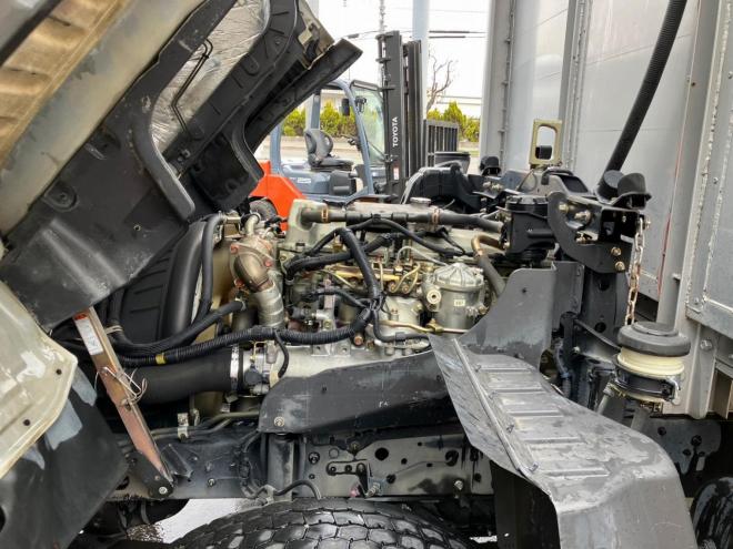 レンジャー中古　増t　家畜運搬車　6.7m　中型トラック