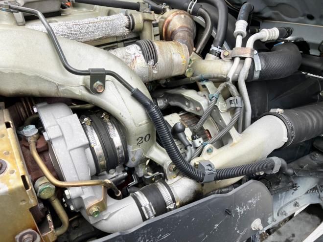 レンジャー中古　増t　家畜運搬車　6.7m　中型トラック