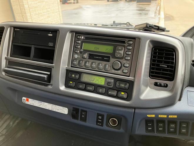 レンジャー中古　増t　家畜運搬車　6.7m　中型トラック