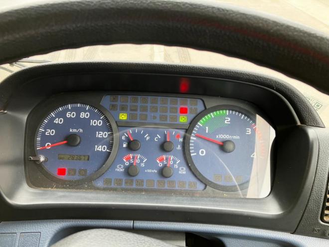 レンジャー中古　増t　家畜運搬車　6.7m　中型トラック