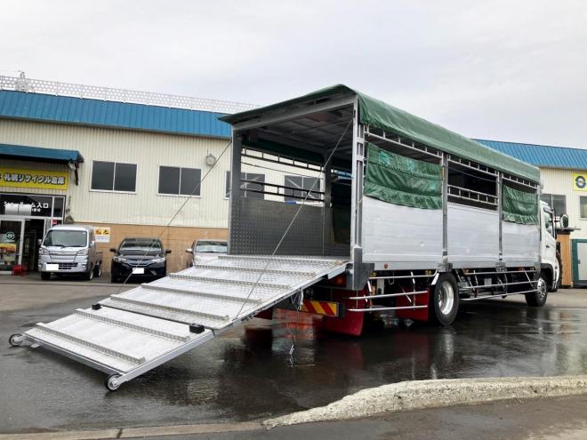 レンジャー中古　増t　家畜運搬車　6.7m　中型トラック