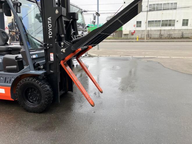 フォークリフトトヨタ　中古　8FD25　建機