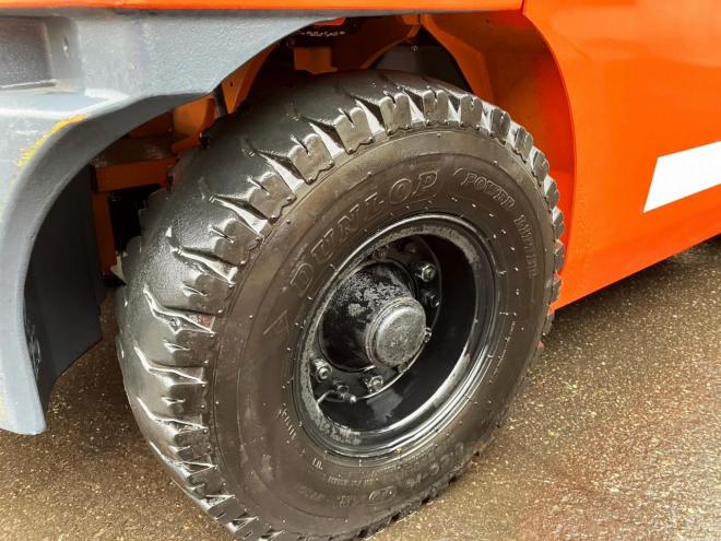 フォークリフトトヨタ　中古　8FD25　建機