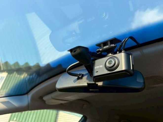 スカイライン2.5 250GT FOUR 4WD　ドライブレコーダー　ETC　パワステ　パワーウィンドウ　ナビ　電動シート　寒冷地仕様　アルミホイール　エアコン　盗難防止装置　キーレスエントリー　ABS　横滑り防止装置 2500