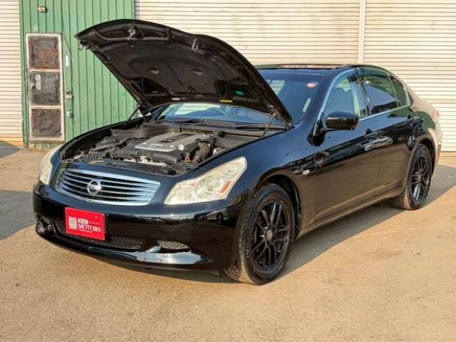 スカイライン2.5 250GT FOUR 4WD　ドライブレコーダー　ETC　パワステ　パワーウィンドウ　ナビ　電動シート　寒冷地仕様　アルミホイール　エアコン　盗難防止装置　キーレスエントリー　ABS　横滑り防止装置 2500