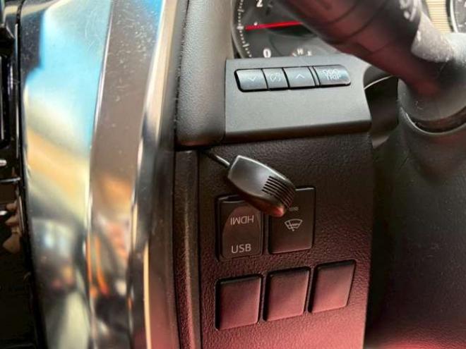 ヴェルファイア2.5 Z 4WD　純正ナビ　TRDエアロ　両側パワスラ　バックカメラ　社外アルミホイール　ETC　車高調　パワステ　パワーウィンドウ　キーレスエントリー　ABS　盗難防止装置　横滑り防止装置　エアコン　3列シート 2500