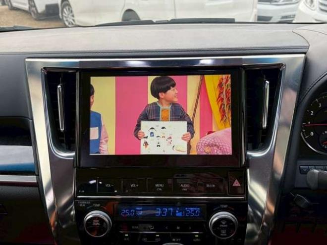 ヴェルファイア2.5 Z 4WD　純正ナビ　TRDエアロ　両側パワスラ　バックカメラ　社外アルミホイール　ETC　車高調　パワステ　パワーウィンドウ　キーレスエントリー　ABS　盗難防止装置　横滑り防止装置　エアコン　3列シート 2500