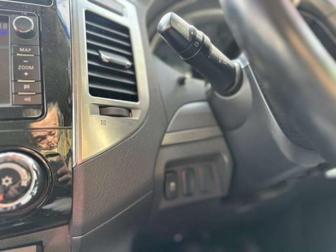 パジェロ3.2 ロング エクシード ディーゼルターボ 4WD　クルーズコントロール　パワステ　パワーウィンドウ　ABS　純正ナビ　バックカメラ　横滑り防止装置　盗難防止装置　純正アルミホイール 3200