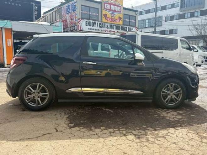 シトロエンDS3 シック　ETC　エアコン・クーラー　パワステ　パワーウィンドウ　キーレス　ABS 運転席エアバッグ　助手席エアバッグ　サイドエアバッグ　横滑り防止装置　社外ナビ　MTモード付 正規輸入車 2WD 1200