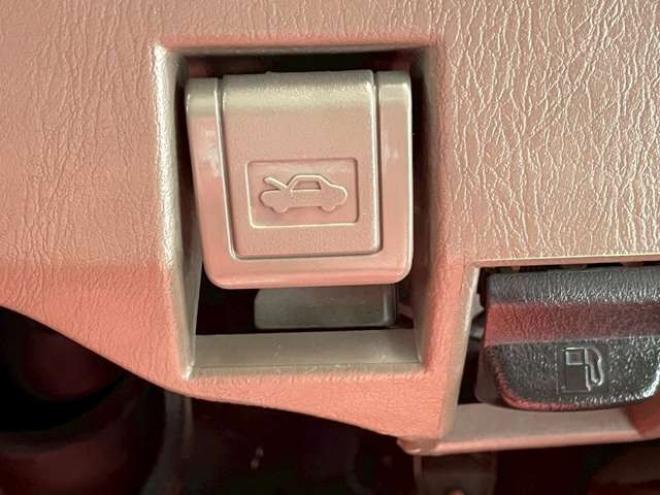 ハイラックスサーフ2.7 SSR-G 4WD　パワステ　パワーウィンドウ　キーレス　エアコン　ABS　ルーフレール　アルミホイール　寒冷地仕様　CD 2700