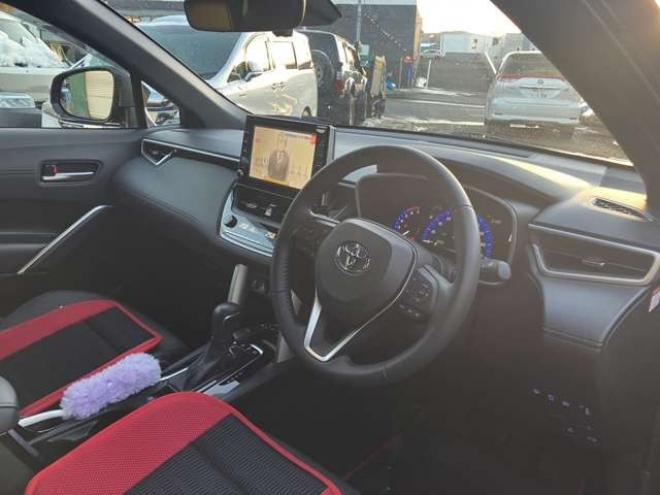 カローラクロス1.8 ハイブリッド Z E-Four 4WD　モデリスタエアロ　電動シート　電動リアゲート　バックカメラ　ETC　フルセグTV　パワステ　パワーウィンドウ　ABS　クルーズコントロール　アルミホイール　盗難防止装置　横滑り防止装置　ルーフレール 1800