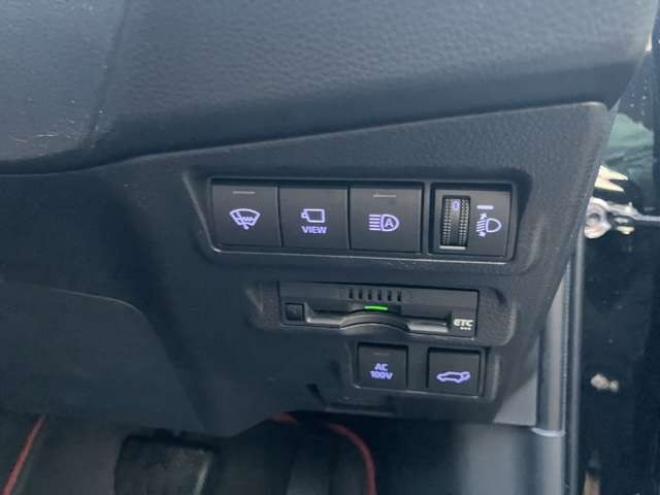 カローラクロス1.8 ハイブリッド Z E-Four 4WD　モデリスタエアロ　電動シート　電動リアゲート　バックカメラ　ETC　フルセグTV　パワステ　パワーウィンドウ　ABS　クルーズコントロール　アルミホイール　盗難防止装置　横滑り防止装置　ルーフレール 1800