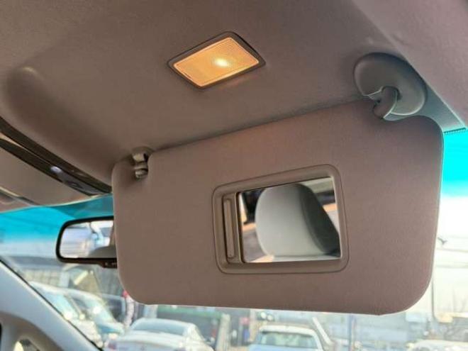 マークXジオ2.4 240G 4WD　6人乗り　3列シート　パワステ　パワーウィンドウ　純正ナビ　キーレスエントリー　ETC　バックカメラ　ABS　盗難防止装置　エアコン　電動シート　横滑り防止装置　アルミホイール 2400