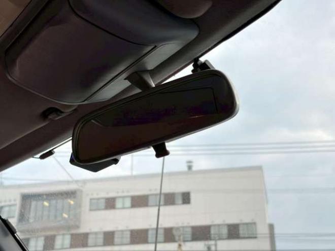 ハイラックスサーフ2.7 SSR-X Vセレクション 4WD　社外ナビ　バックカメラ　社外アルミホイール　エアコン　リフトアップ　パワステ　パワーウィンドウ　キーレスエントリー　ETC　ABS　ルーフレール 2700