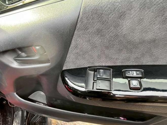 ハイエース2.7 GL ロング ミドルルーフ 4WD　10人乗り　パワステ　パワーウィンドウ　エアコン　社外ナビ　後席モニター　キーレスエントリー　片側スライドドア　盗難防止装置　フロントモデリスタ 2700