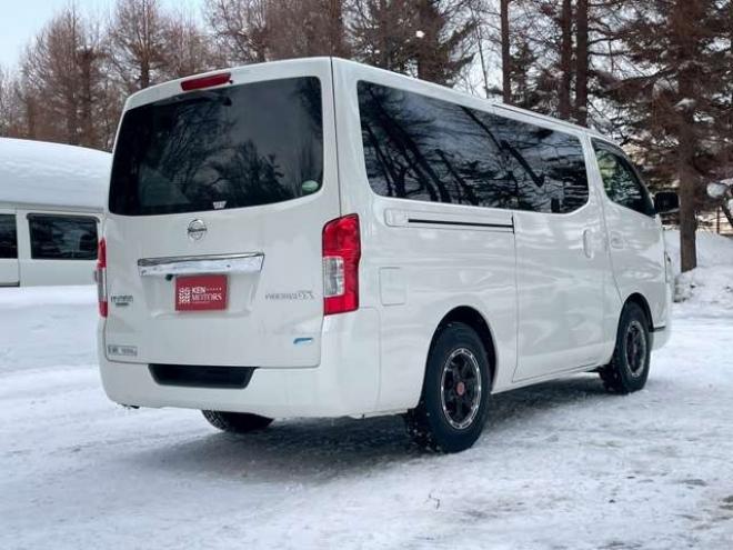 キャラバンNV350 2.5 プレミアムGX ロングボディ ディーゼルターボ 4WD　ベッドキット　スマートキー　キーレスエントリー　パワステ　パワーウィンドウ　ABS　ETC　エアコン　盗難防止装置　両側スライドドア 2500