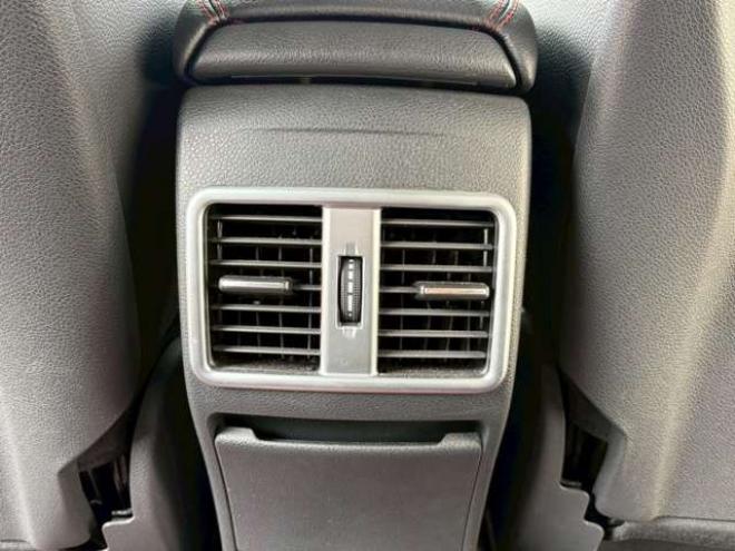 ベンツCLAクラス CLA250 4マチック 4WD　ナビ　バックカメラ　ETC　キーレスエントリー　シートヒーター　エアコン　クルーズコントロール　ABS　盗難防止装置　パワステ　パワーウィンドウ　横滑防止装置　パーキングアシスト　アイドリングストップ 正規輸入車 2000