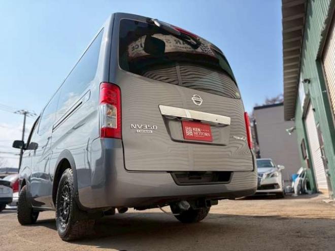 キャラバンNV350 2.5 プレミアムGX ロングボディ ディーゼルターボ 4WD　ヒッチメンバー　エンジンスターター　パワステ　パワーウィンドウ　純正ナビ　バックカメラ　ETC　社外アルミホイール　ABS　キーレスエントリー　ドライブレコーダー 2500