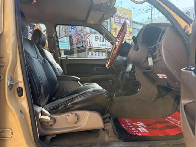 ハイラックスサーフ2.7 SSR-V ワイドボディ 4WD　US仕様　リフトアップ　全塗装済　社外ナビ　パワステ　パワーウィンドウ　ETC　バックカメラ　アルミホイール　ルーフレール　キーレスエントリー　ABS　エアコン 2700