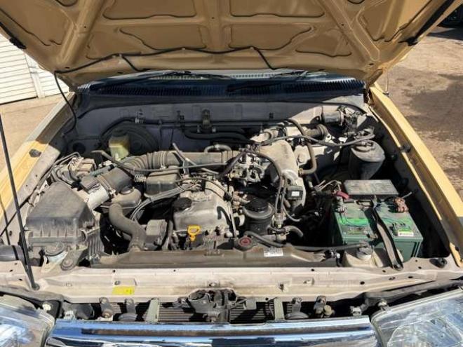 ハイラックスサーフ2.7 SSR-V ワイドボディ 4WD　US仕様　リフトアップ　全塗装済　社外ナビ　パワステ　パワーウィンドウ　ETC　バックカメラ　アルミホイール　ルーフレール　キーレスエントリー　ABS　エアコン 2700