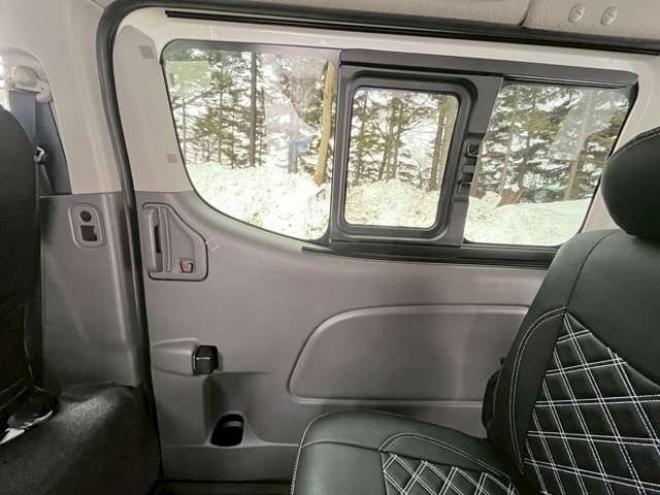 キャラバンNV350 2.5 プレミアムGX ロングボディ ディーゼルターボ 4WD　エンジンスターター　社外11インチナビ　バックカメラ　ETC　ワンオーナー　左側電動スライドドア　社外アルミ　パワーウィンドウ　パワステ　後席モニター　ABS　キーレスエントリー　衝突被害軽減ブレーキ 2500