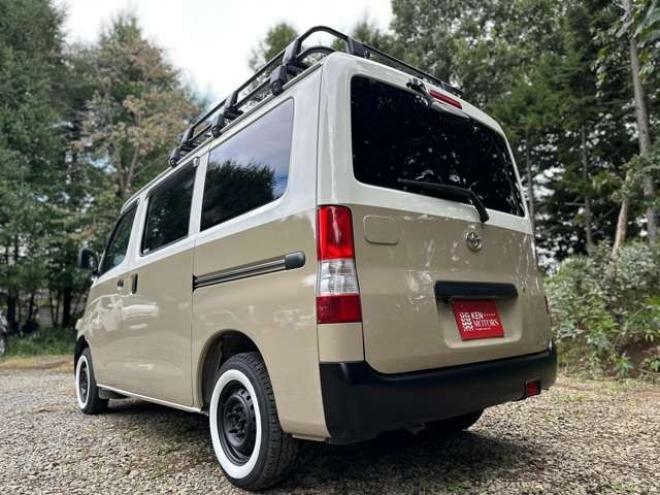 タウンエースバン1.5 GL 4WD　ベージュツートン全塗装済　ストラーダナビTV　バックカメラ　LEDヘッドライト　純正デフロック　リアヒーター　寒冷地仕様　ブラウンレザー調シートカバー　ルーフラック 1500