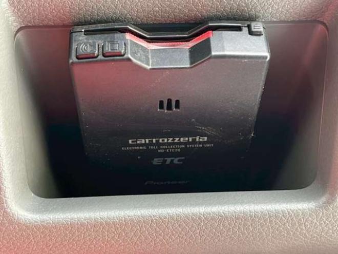 キャラバンNV350 2.5 プレミアムGX ロングボディ ディーゼルターボ 4WD　ABS　衝突軽減ブレーキ　横滑防止装置　盗難防止装置　エアコン　パワステ　パワーウィンドウ　キーレス　片側スライドドア　フォグランプ　ETC　エアバッグ　オリジナル全塗装アンビルグレー　フロントグリル 2500