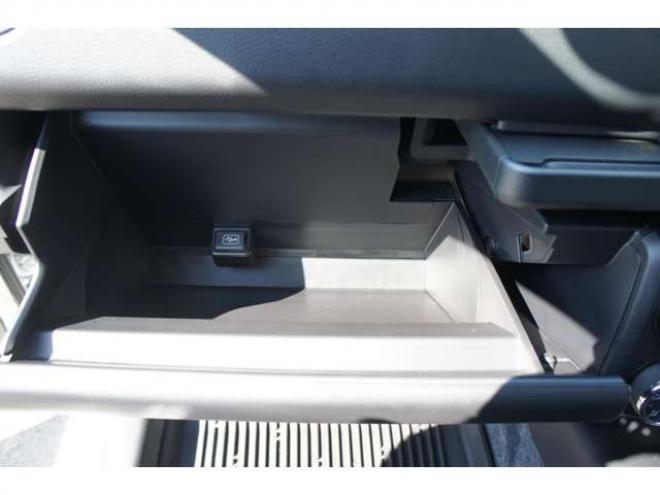 プロボックスバン1.5 F 4WD　登録済未使用車　衝突軽減システム　純正LEDフォグ　電動格納ドアミラー　オートライト　前後PW　ルームミラー内蔵Bカメラ　ドラレコ　Bluetooth&フルセグナビ　下廻防錆加工　フロアマット　ドアバイザー　社外AW 登録済未使用車 1500