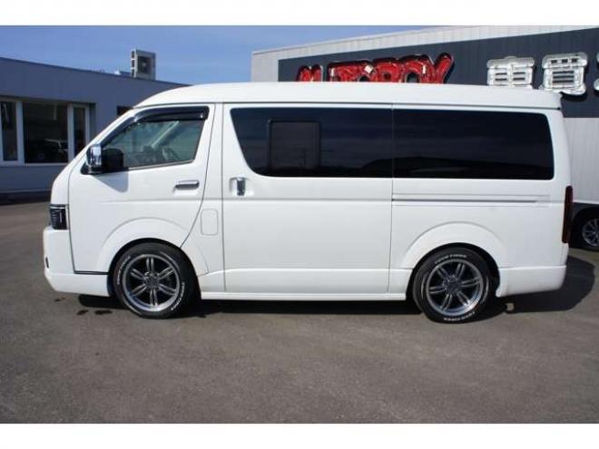 ハイエース2.7 GL ロング ミドルルーフ 4WD　IFUU製3列目対面ラウンジベッドIF-WB8フルフラットベットラウンジ展開 アルパインBIG-X　フリップダウンモニター センターコンソール 415COBRA　F/S/R/ルーフスポイラー/フェンダー/18インチAW 2700