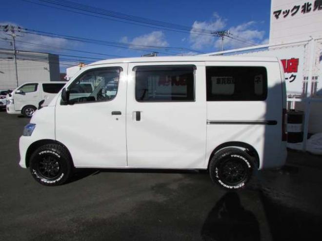 タウンエースバン1.5 GL 4WD　登録済未使用車/スマートアシスト/LEDヘッドライト/ベッドキット/MAD CROSS14インチホイール+ジオランダーX-AT/キーレス/アイドリングストップ 登録済未使用車 1500