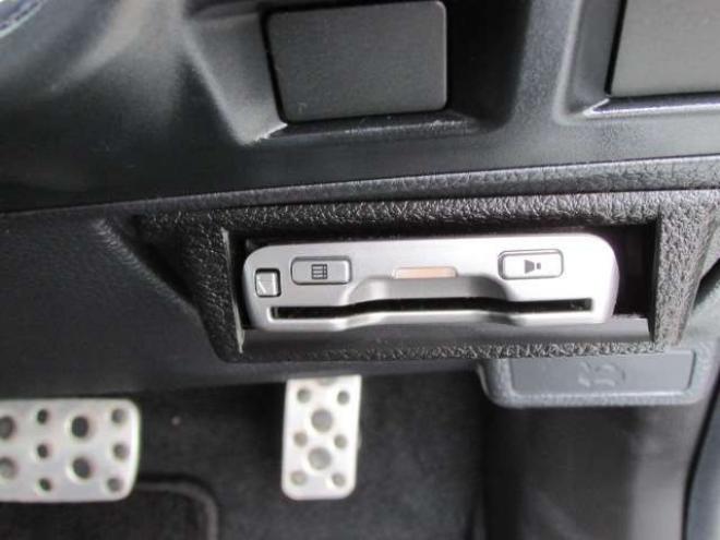 フォレスター2.0 S リミテッド 4WD　アイサイト/アイドリングストップ/シートヒーター/社外ナビ/フルセグ/バックカメラ/フリップダウンモニター/ETC/レーダークルーズコントロール 2000