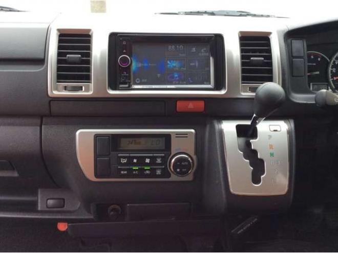 ハイエースバン3.0 スーパーGL ロング ディーゼルターボ 4WD　リアヒーター&クーラー　キーレス　ETC　電動格納ミラー　デュアルエアコン　ベッドキッド　フロントフォグランプ　clarionSDナビ(NXL13)　AUX　Bluetooth　USB　16インチAW 3000