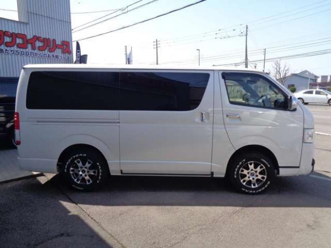 レジアスエース2.8 スーパーGL ダークプライムII ロングボディ ディーゼルターボ 4WD　ワンオーナー　TRDフロントスポイラー　TRD　TF7Aアルミホイール　両側パワースライドドア　リアヒーター　純正ナビ　フルセグ　Bluetooth　レーダーブレーキ　荷室ダウンライト　車線逸脱警報 2800