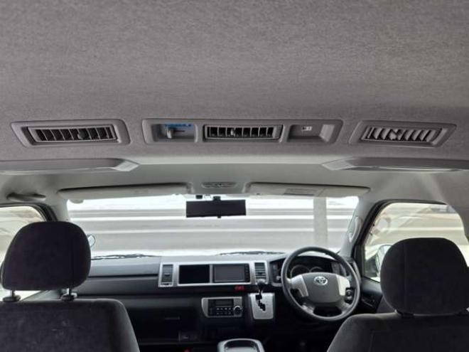 ハイエース2.7 GL ロング ミドルルーフ 4WD　寒冷地仕様　10人乗り　リアヒーター&クーラー　プッシュスタート　スマートキー　横滑り防止　オートライト　バックカメラ　純正ナビ　ワンセグTV　Bluetooth　CD/DVD　FM/AM　電動格納ミラー　ETC 2700