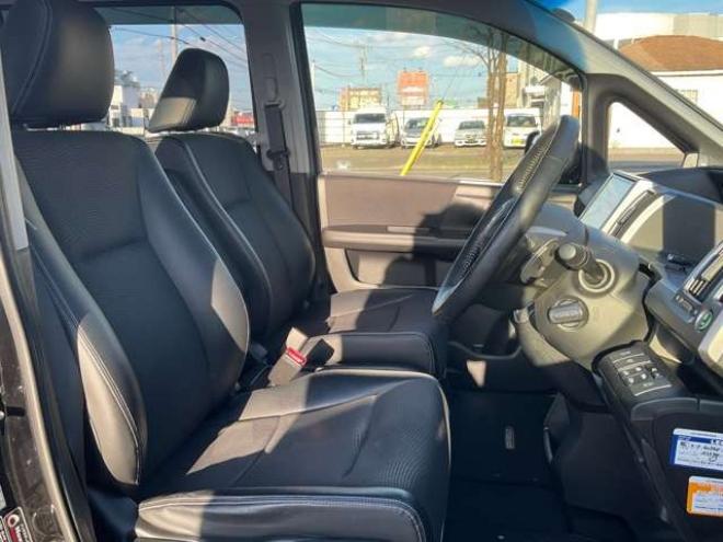 ステップワゴン2.0 スパーダ Z クールスピリット 4WD　純正ナビ・TV　Bカメラ　両側パワースライドドア　アルパイン製フリップダウンモニター　ETC　クルーズコントロール　パドルシフト　フォグランプ 2000